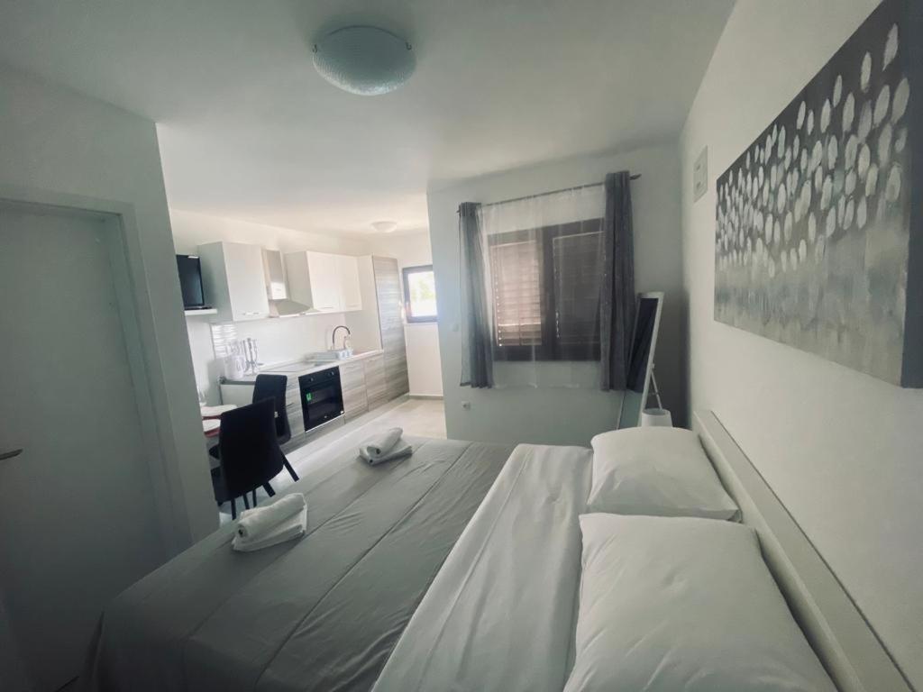 Apartmani Mila Starigrad Paklenica Εξωτερικό φωτογραφία