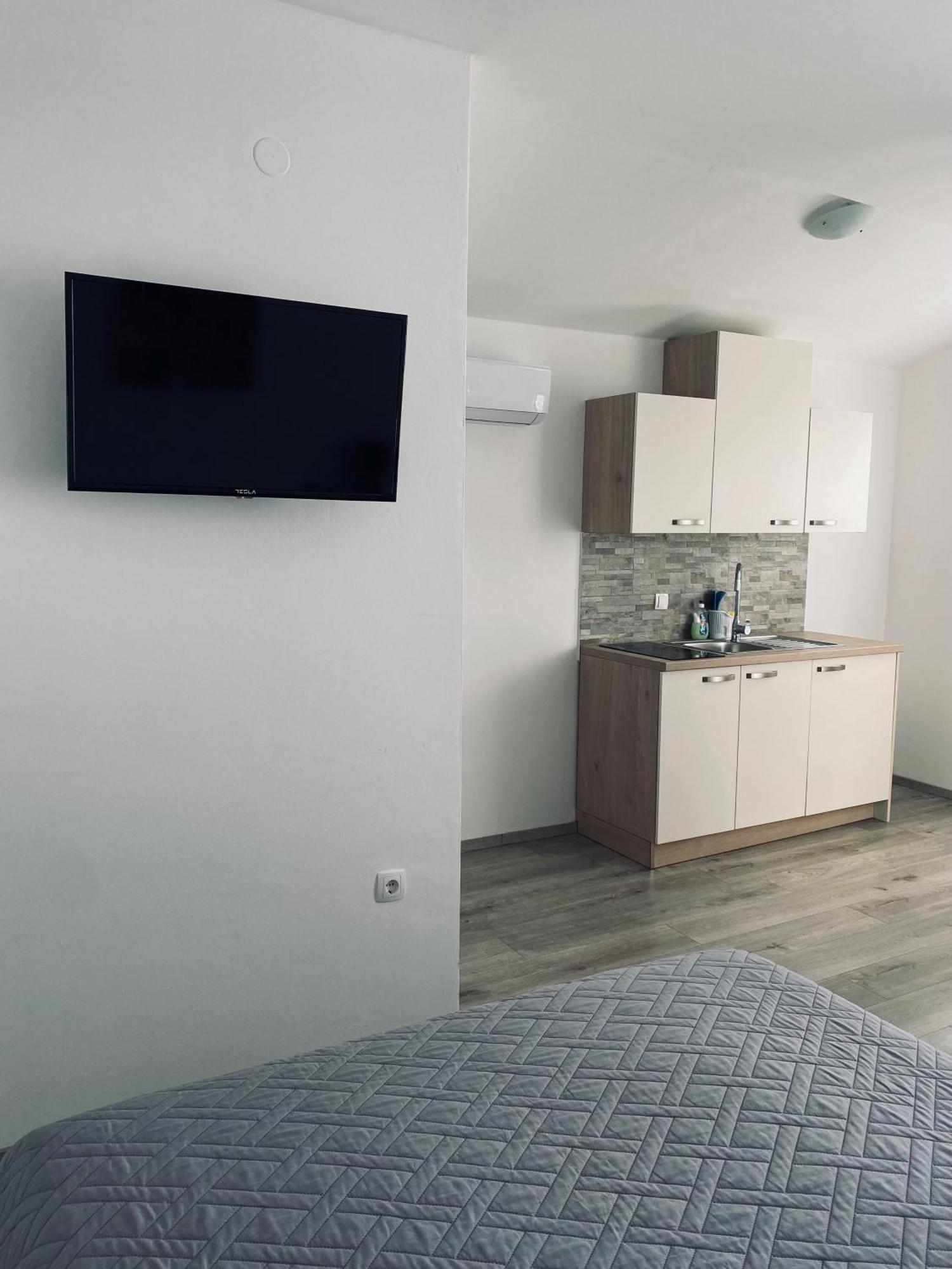 Apartmani Mila Starigrad Paklenica Εξωτερικό φωτογραφία