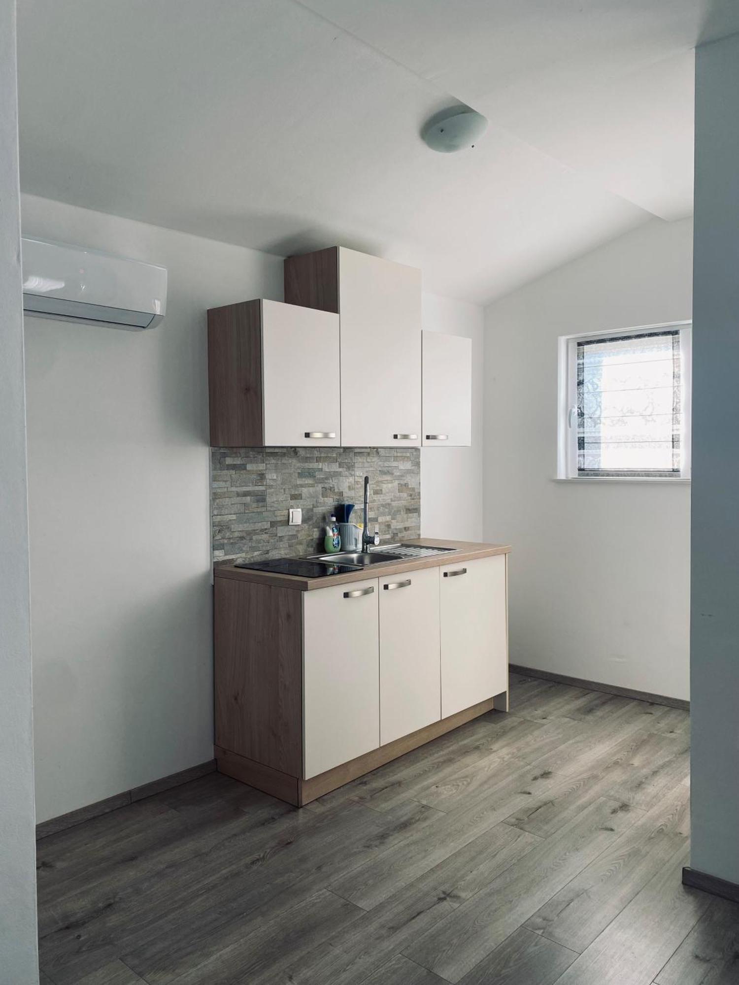Apartmani Mila Starigrad Paklenica Εξωτερικό φωτογραφία