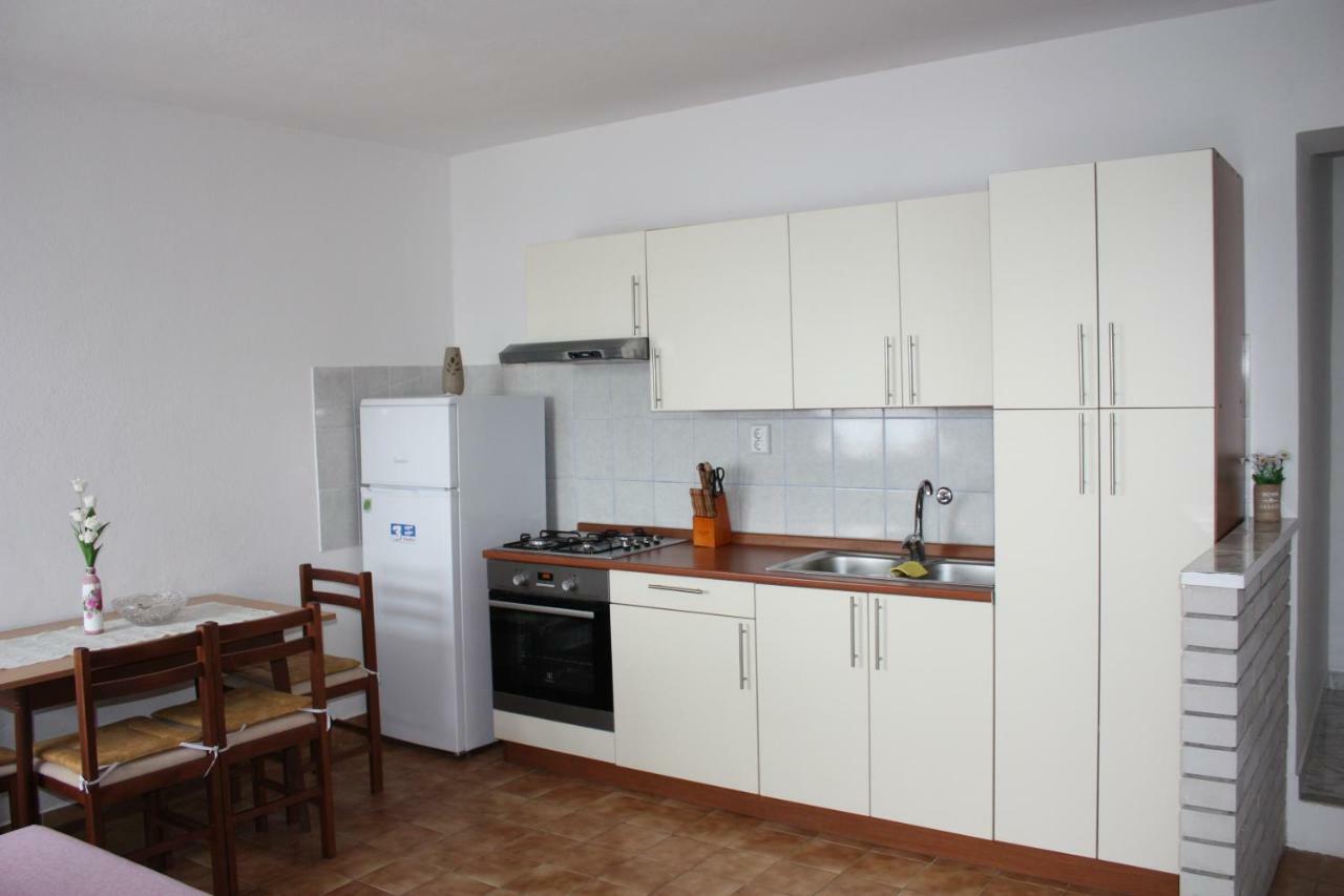 Apartmani Mila Starigrad Paklenica Εξωτερικό φωτογραφία