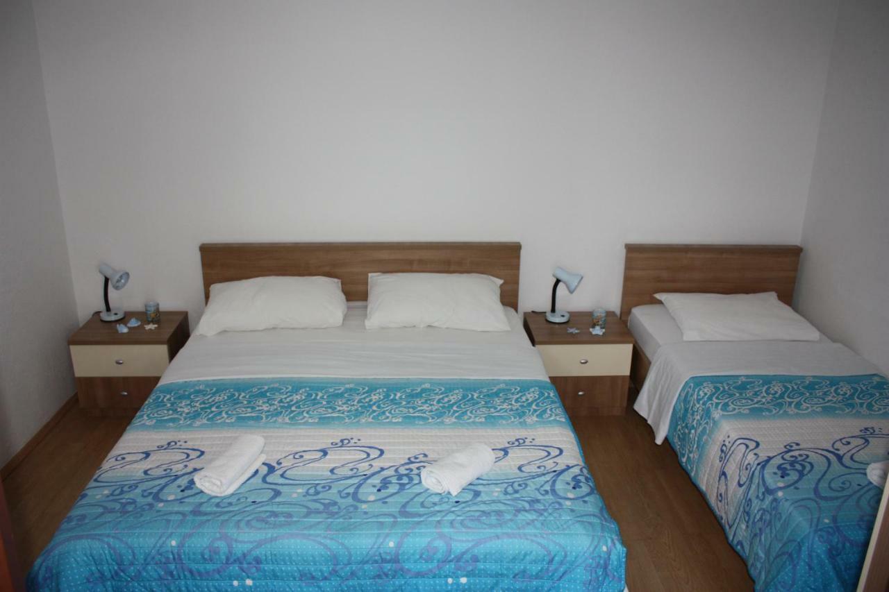 Apartmani Mila Starigrad Paklenica Εξωτερικό φωτογραφία