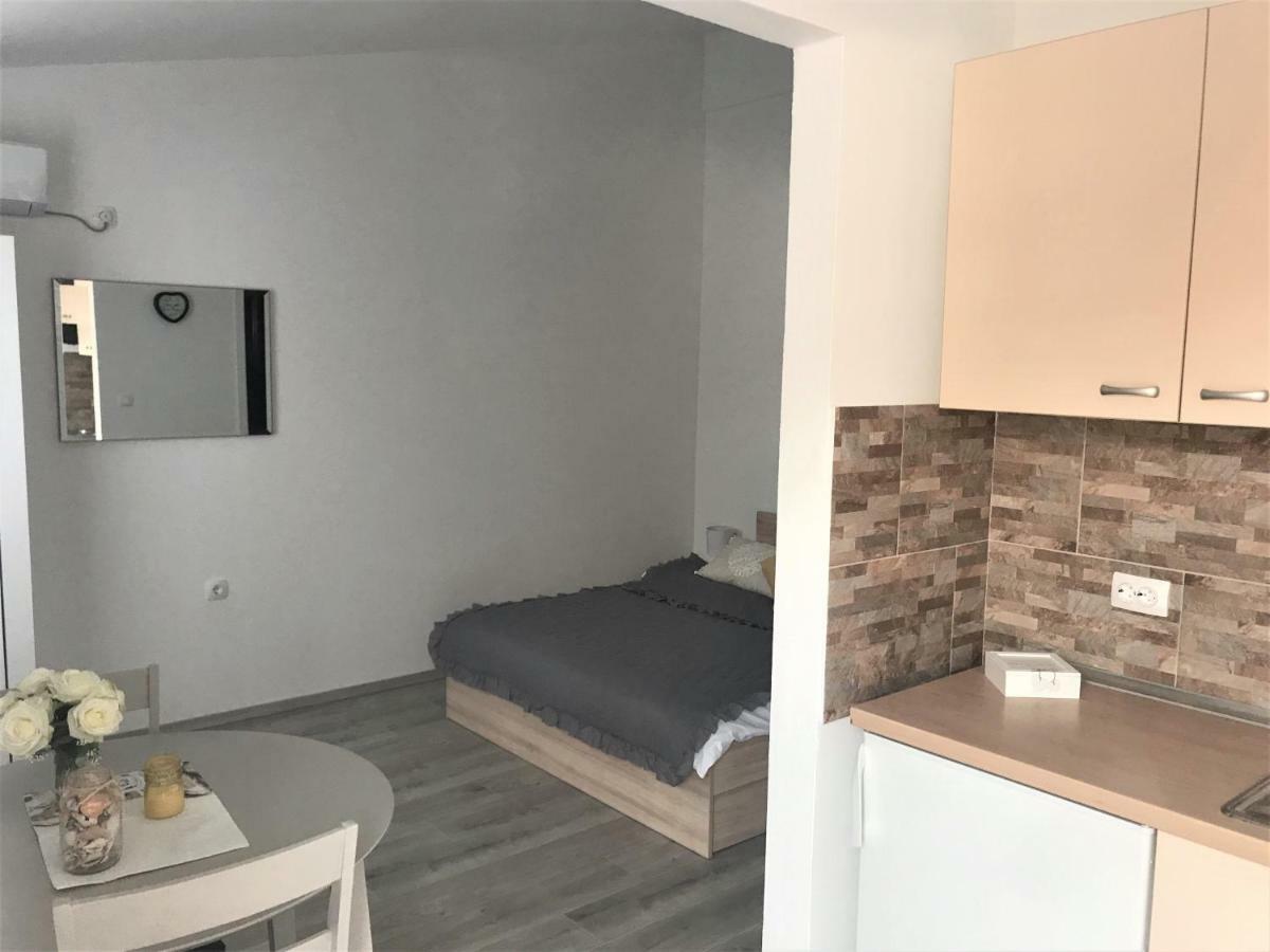 Apartmani Mila Starigrad Paklenica Εξωτερικό φωτογραφία
