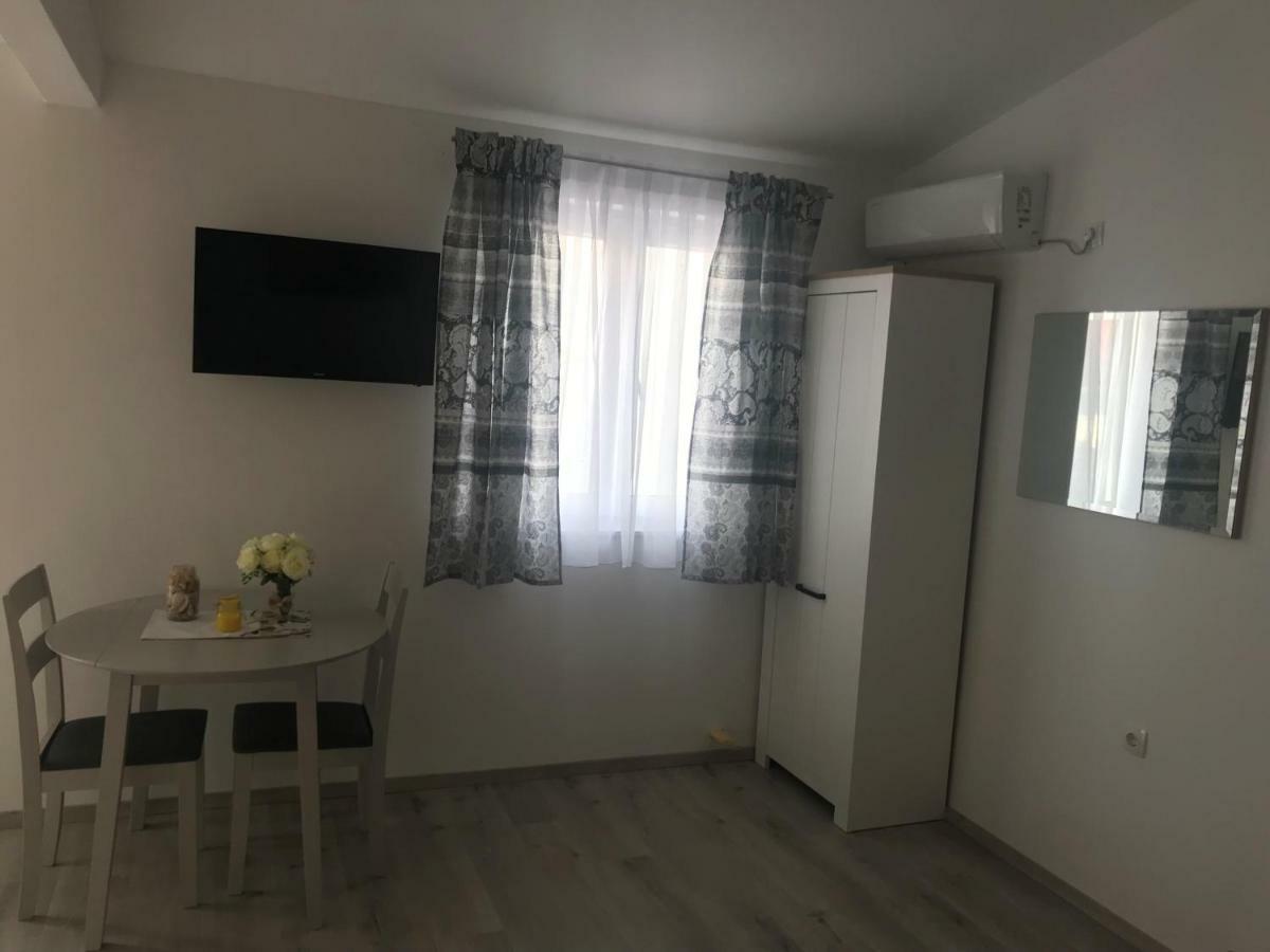 Apartmani Mila Starigrad Paklenica Εξωτερικό φωτογραφία