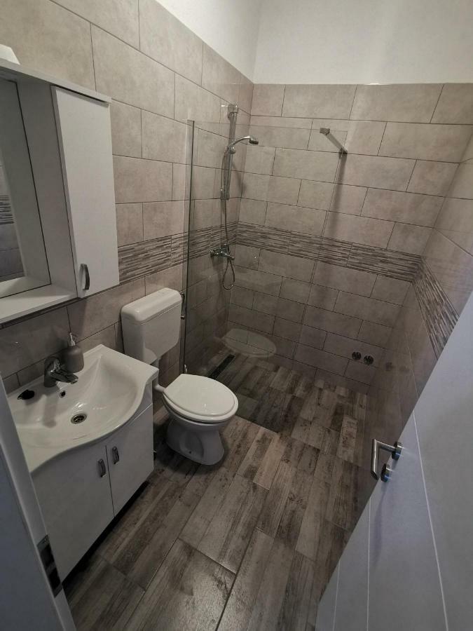 Apartmani Mila Starigrad Paklenica Εξωτερικό φωτογραφία